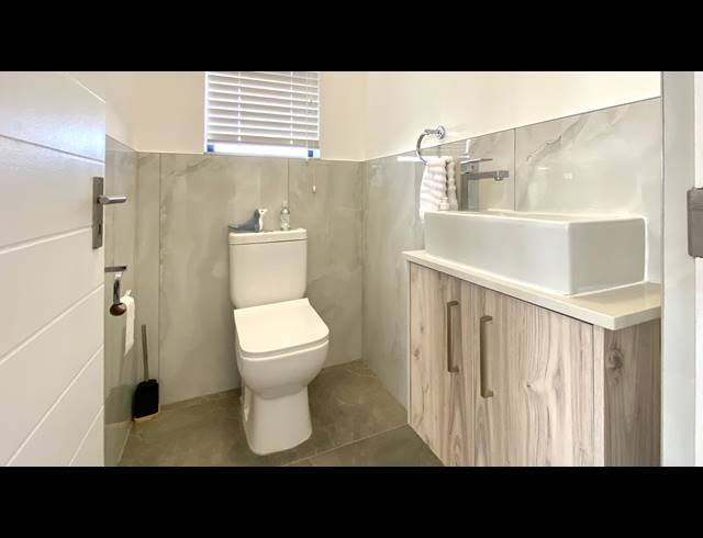 3 BEDROOM HOUSE FOR SALE IN DWARSKERSBOS